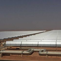 Vista de instalación al aire libre de termosolar