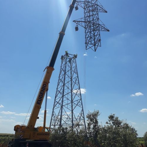 Torre para líneas eléctricas