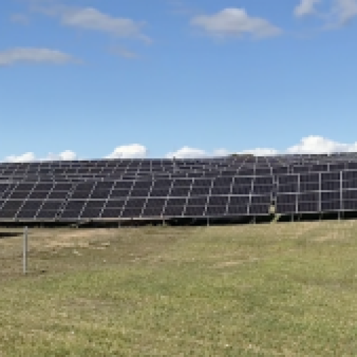 Vista panorámica de placas fotovoltaicas