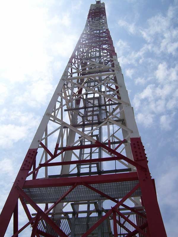 Communications tower